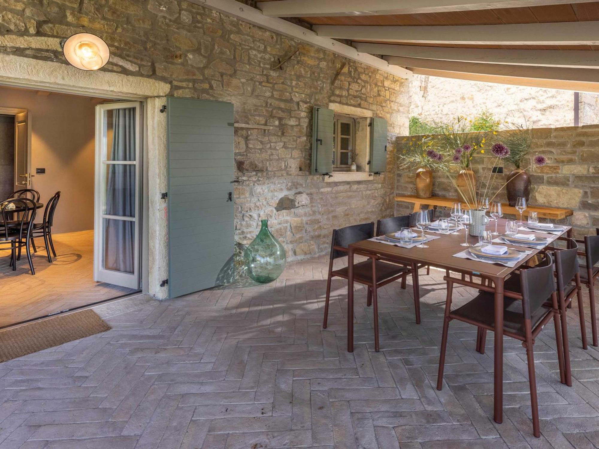 San Canzian Hotel & Residences - Small Luxury Hotels Of The World Buje Εξωτερικό φωτογραφία