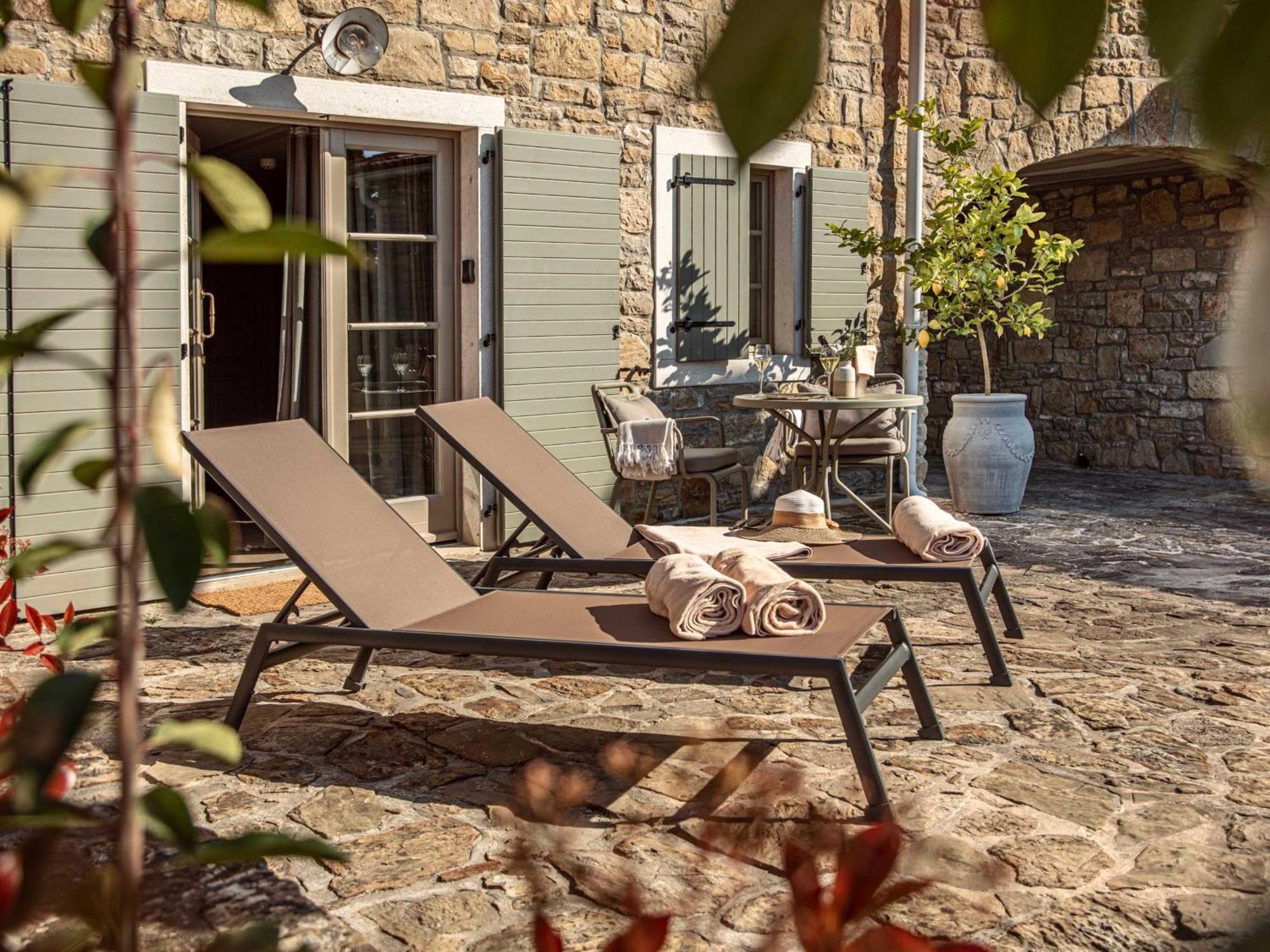 San Canzian Hotel & Residences - Small Luxury Hotels Of The World Buje Εξωτερικό φωτογραφία