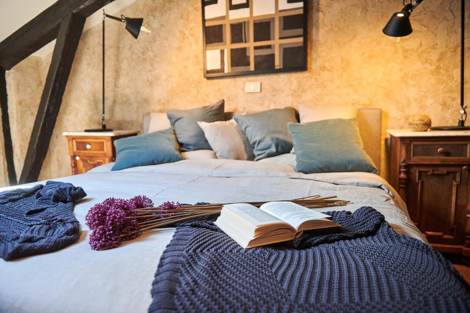 San Canzian Hotel & Residences - Small Luxury Hotels Of The World Buje Δωμάτιο φωτογραφία